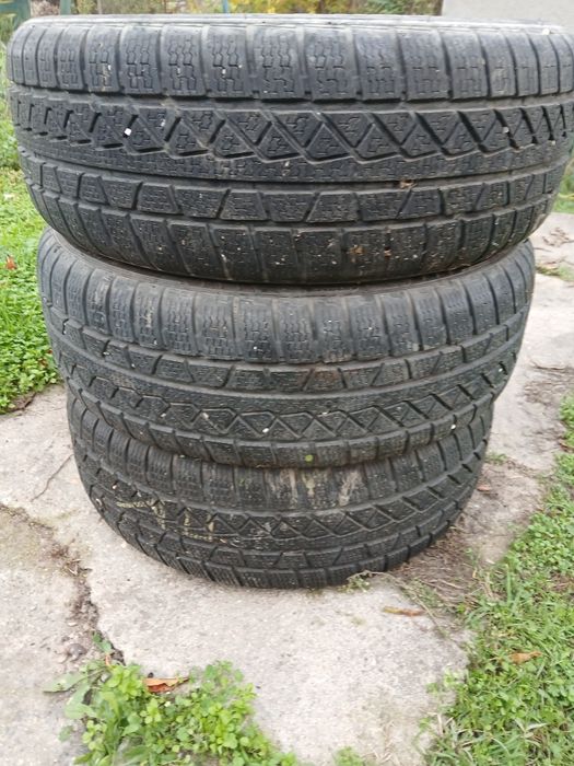 Продавам четири броя зимни гуми