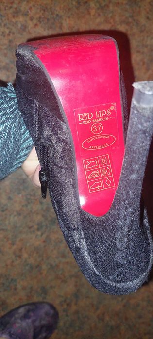 Красиви дантелени ботита