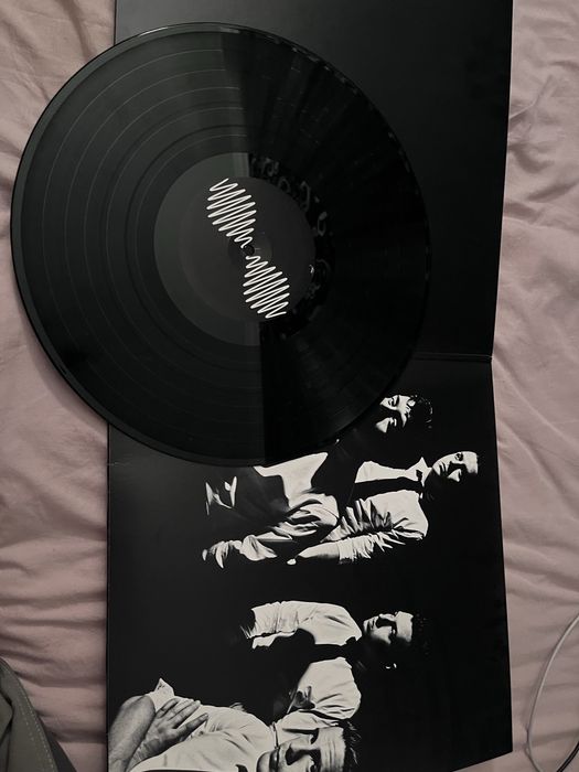 пластинка arctic monkeys СРОЧНО ТОРГ