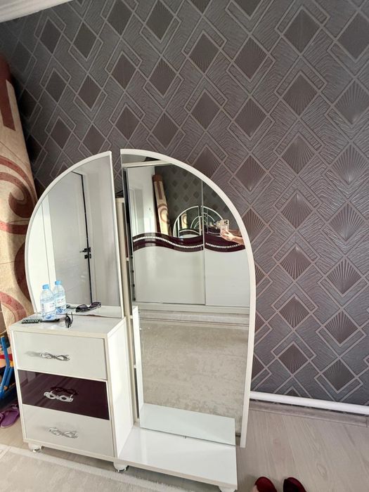 Продается спальный гарнитур