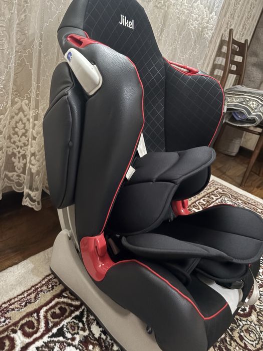 Продала уже . Детское автокресло( новая не разу не пользовались)