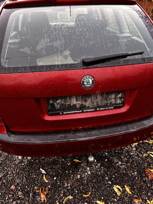 Dezmembrez  skoda octavia 2 si passat b6