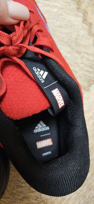 Продам Кроссовки Adidas