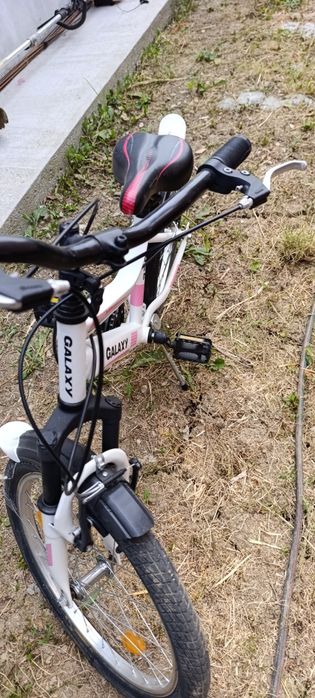 Vând bicicletă fete