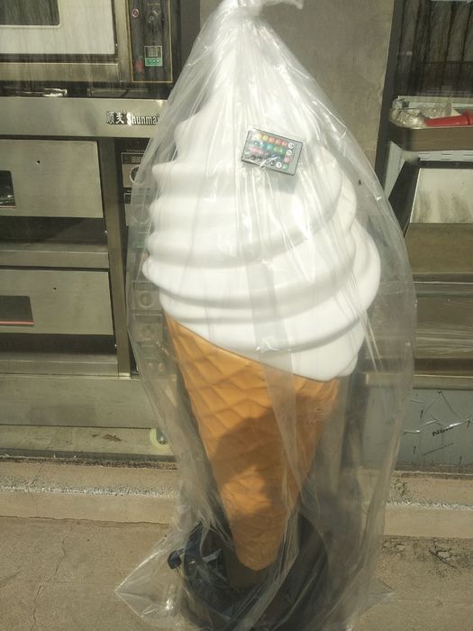 Muzqaymoq Maket.i led yoritgich muzqaymoq maket reklama professional