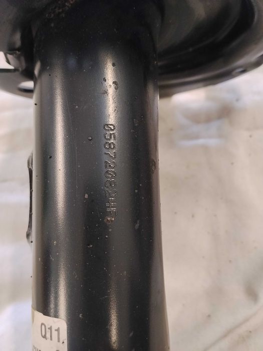 Продавам 1бр. употребяван преден десен амортисьор за Мercedes B180W246