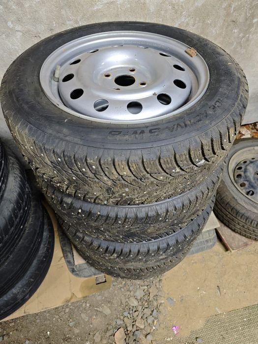 Резина зимняя шипованная