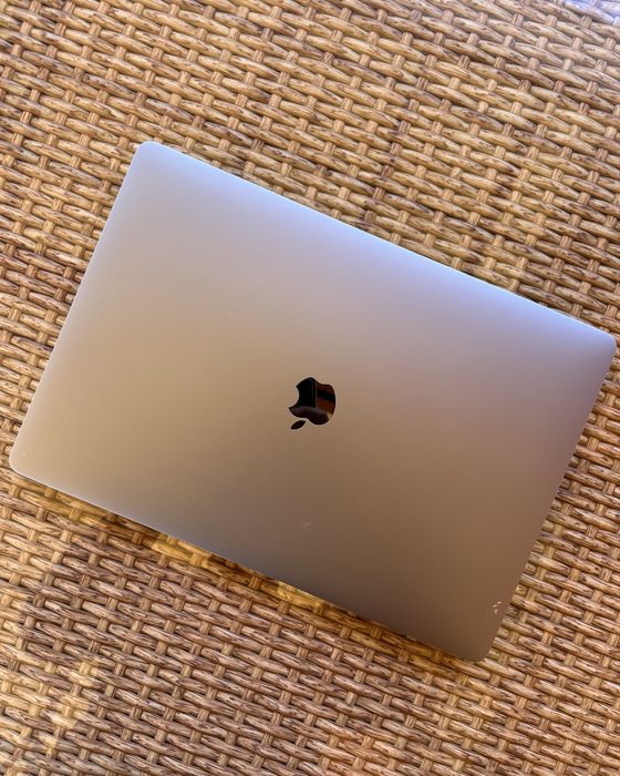 Macbook Pro 2019 16” TouchBar / Core i7 /! Макбук про