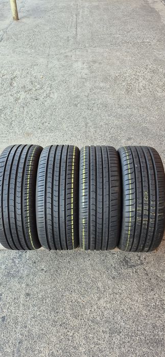 4 anvelope vara ca noi Vredestein 215/45/18.Pretul este pe bucata.