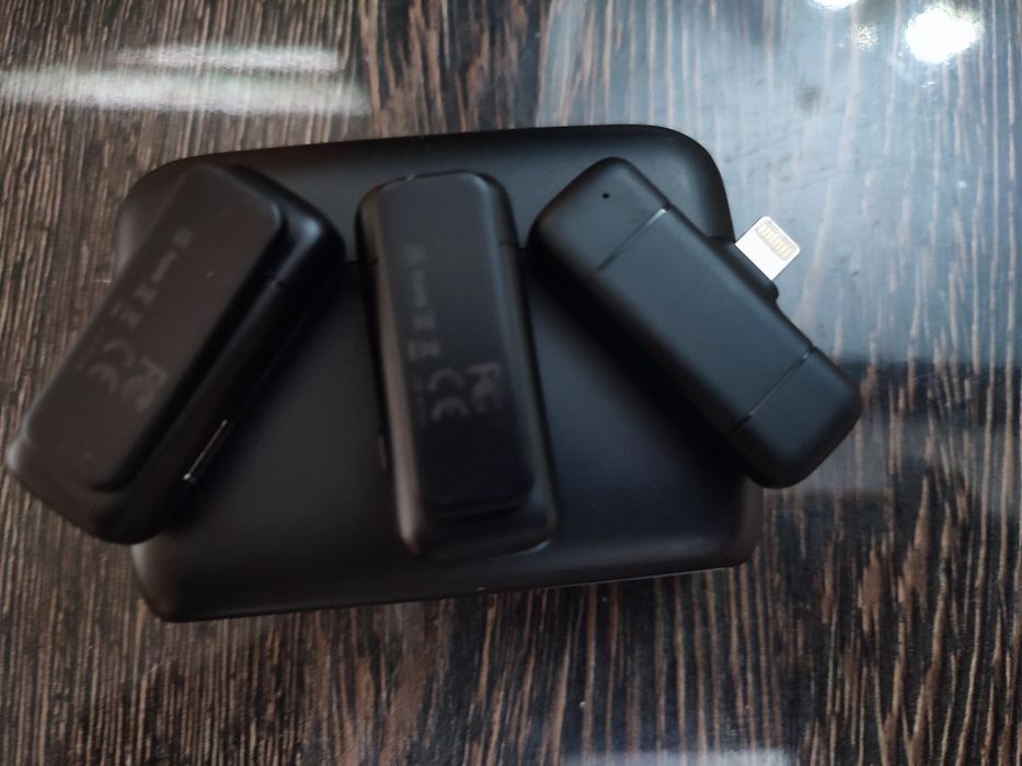 Без проводной микрофон, качественный  звука прёмност.