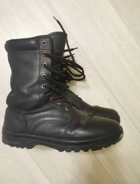 Продам форму, берцы, звонить на телефон!