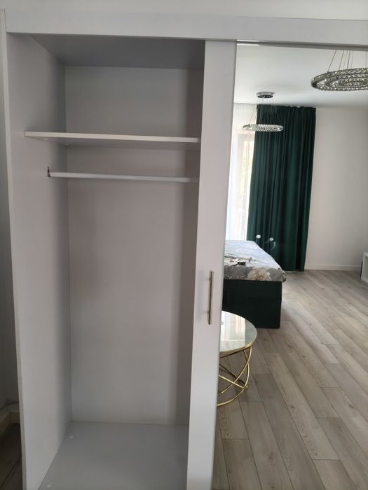 Vând Dressing alb Nou.