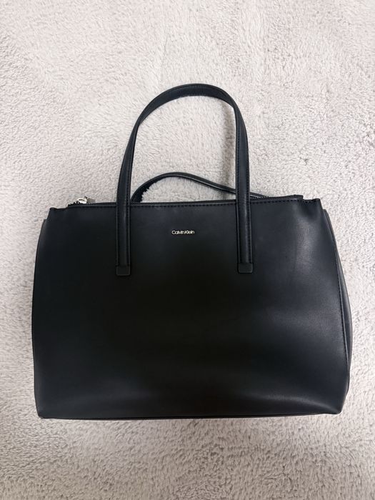 Calvin Klein дамска чанта