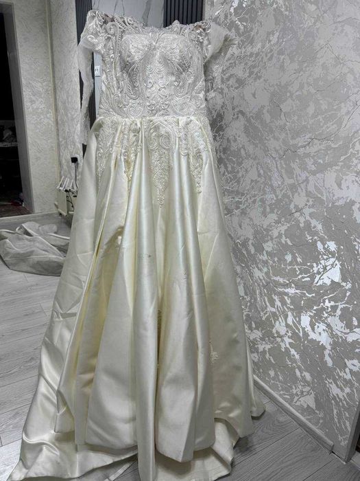 Продаётся свадебный платье