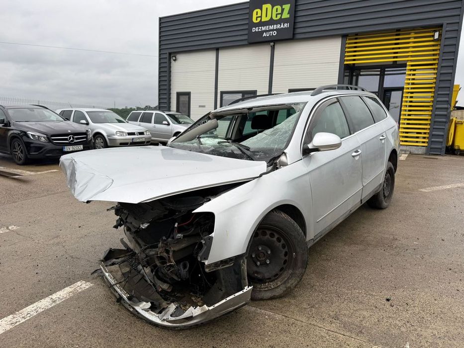 Dezmembrez Vw passat b6 break LA7W 2.0 tdi CBAB DSG LQV 2009