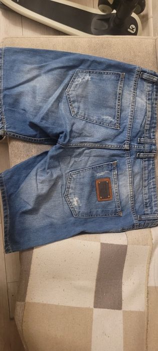 Къси панталони Dolce & Gabbana размер М