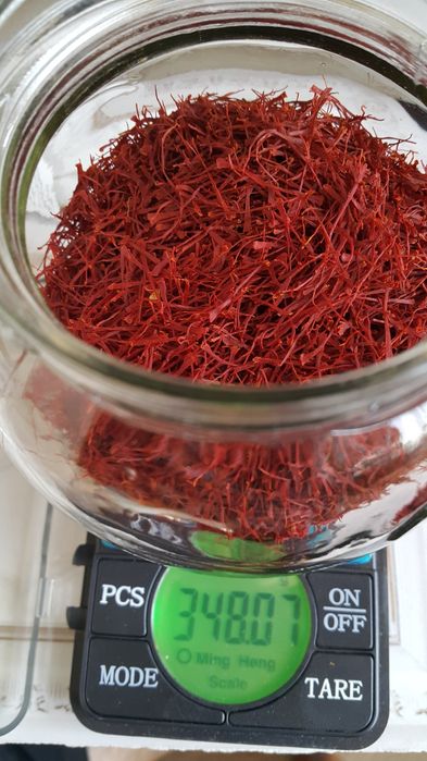 Зафарон, шафран доривор гиёҳи сотилади