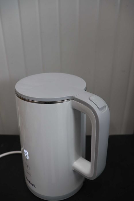 Чайник Tefal KO6931 Sense Капацитет 1,5L, цифров дисплей, лек ДЕФЕКТ