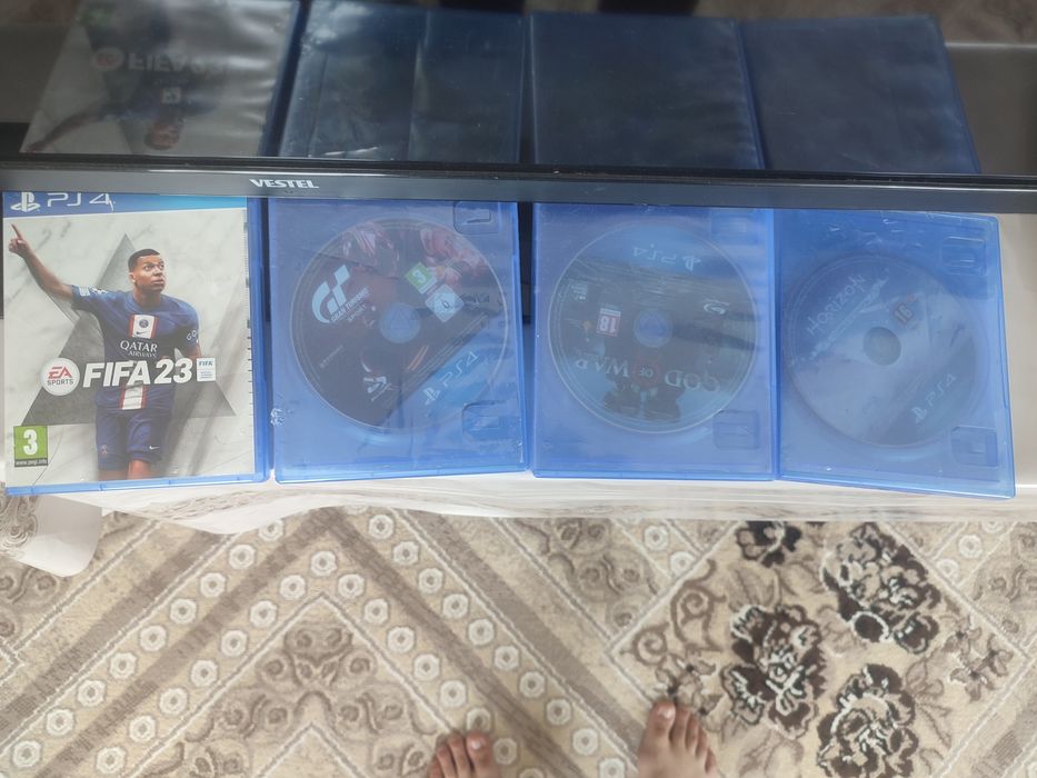 Продам sony playstation 4 slim