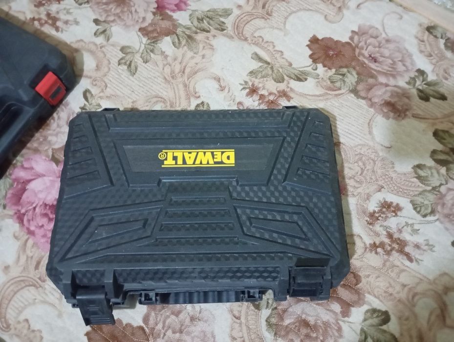 Продам болгарку Dewalt новый