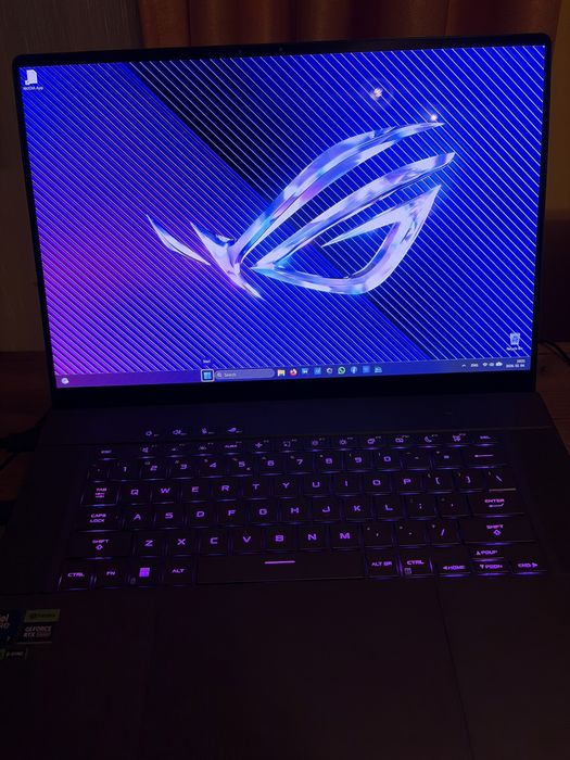 Vand laptop Asus Zephyrus G16 2024, cu GARANTIE