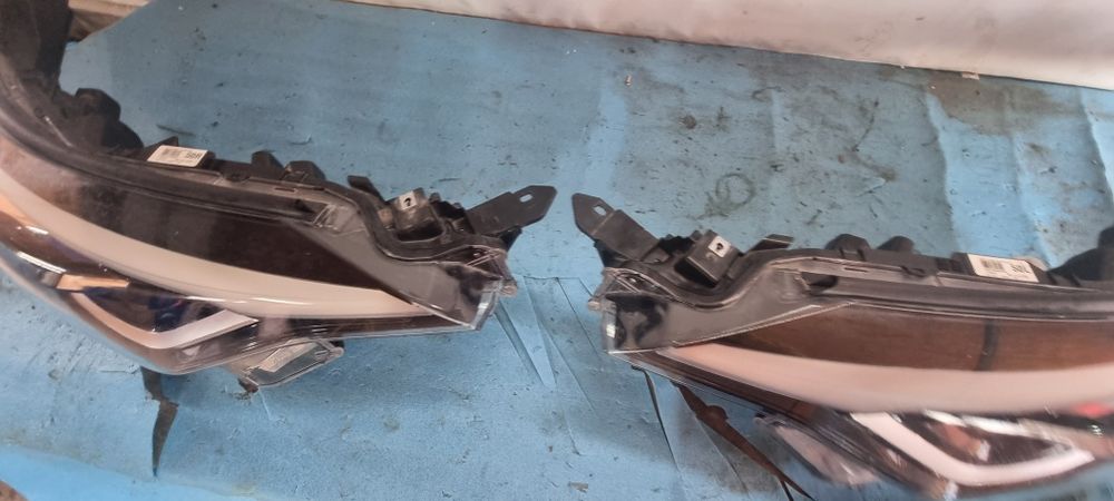 Far stanga toyota chr