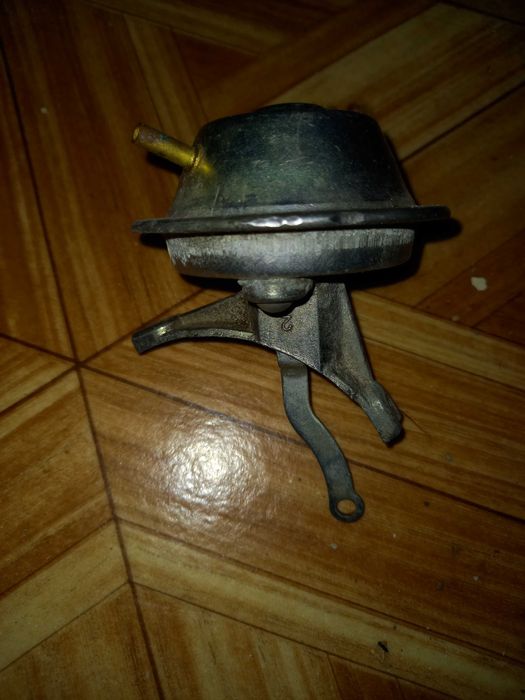 ваккум- корректор трамблера Ваз2109  и бугунок Жигули новый