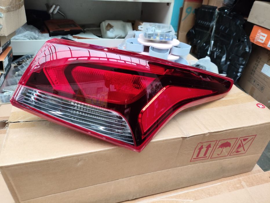 Акцент задний фонарь 20+