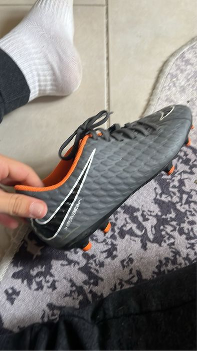 Продавам тези бутонки за цена и номер на ЛС