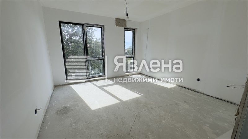 Продава се Тристаен апартамент в Варна, м-т Траката - 126 кв.м за 1858 €/кв.м - Снимка #5