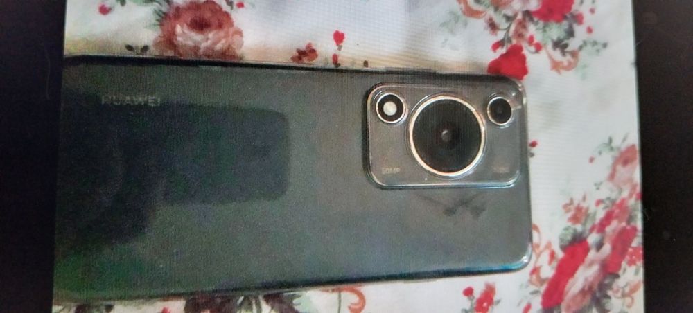 продается телефон HUAWEI