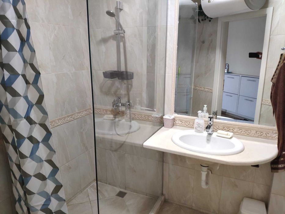 Дава се под наем Тристаен апартамент в Варна, Аспарухово - 113 кв.м за 950 € - Снимка #18