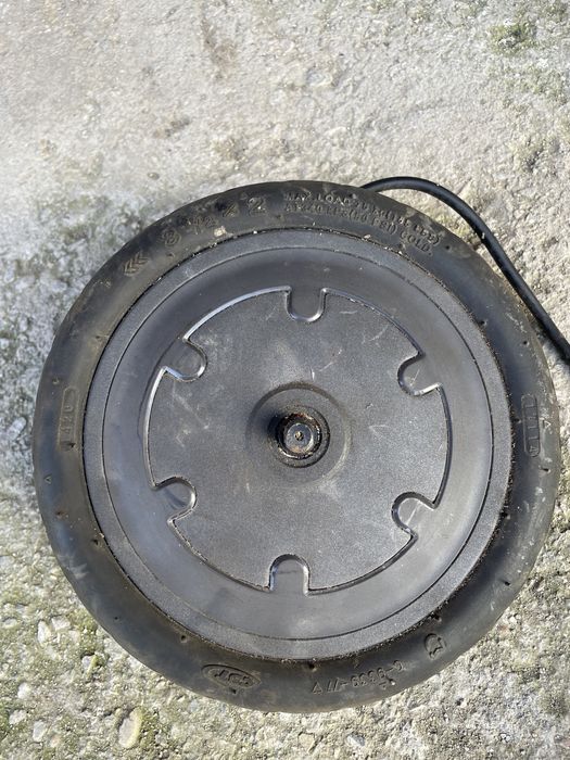 Vand roata de trotineta