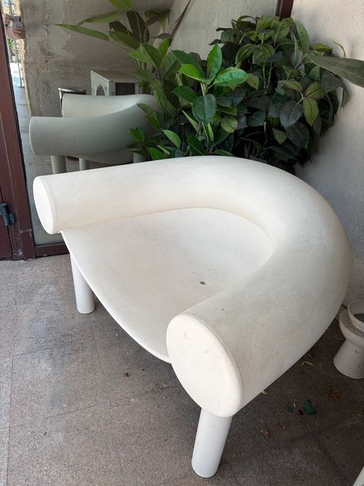 Fotoliu design sculptural alb (forma tubulara) - DEsigner Magis Sam Son armchair
