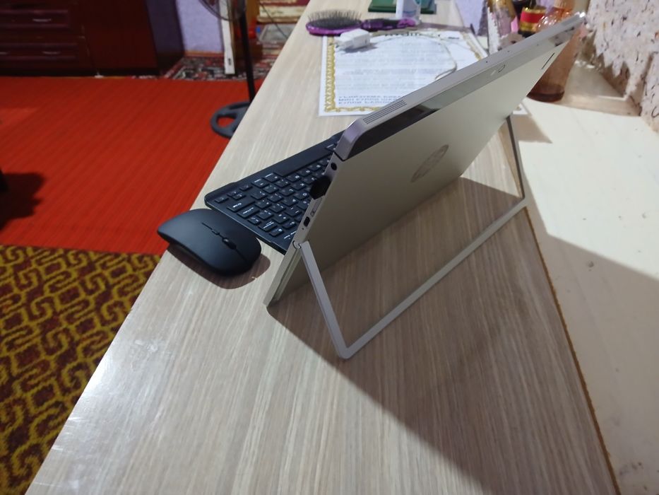 Hp Elite X2 1012 G1  сотилади 80$. Йоки обмен ноутбук.