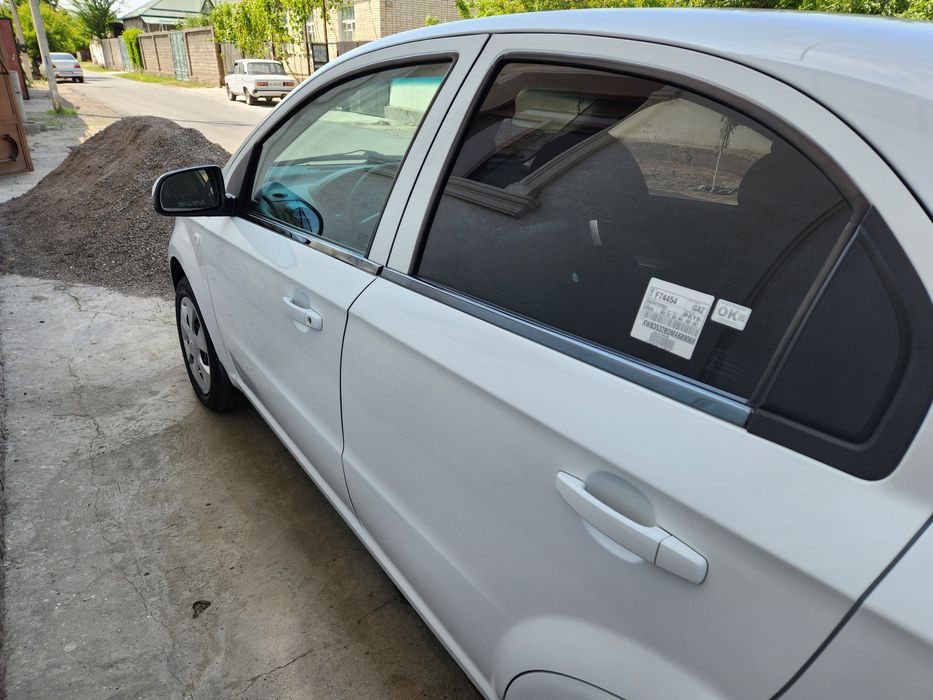 Нексия-3, механика, 230 минг юрган, петнолар бор,