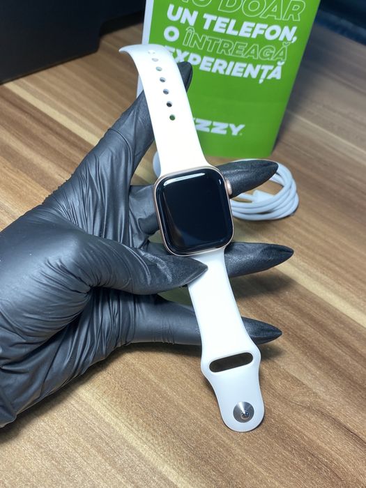 Apple Watch Seria 11  / 42 mm / GPS / Rose Gold