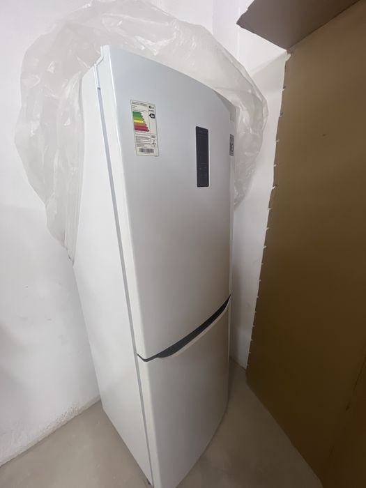 Холодильник LG в отличном состоянии