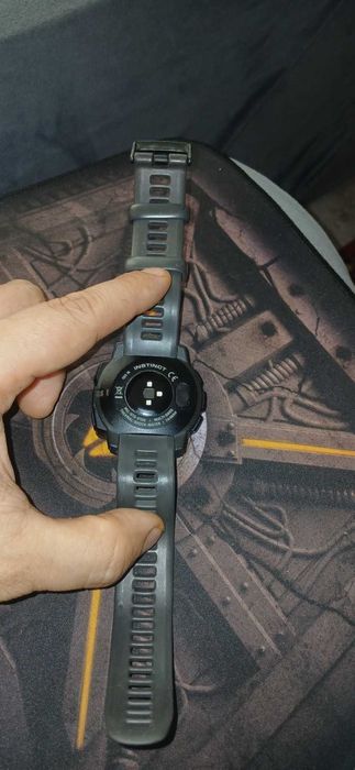 Garmin Instinct Graphite – GPS Smartwatch +Кутия+Кабел Много Запазен