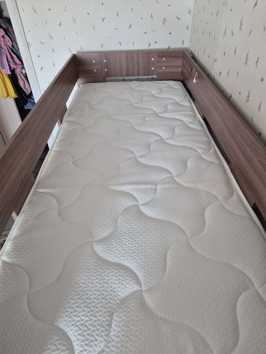 Двуярусная кровать с диваном