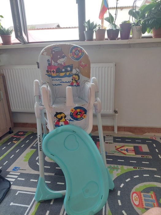 Scaunel cu masuta bebelusi