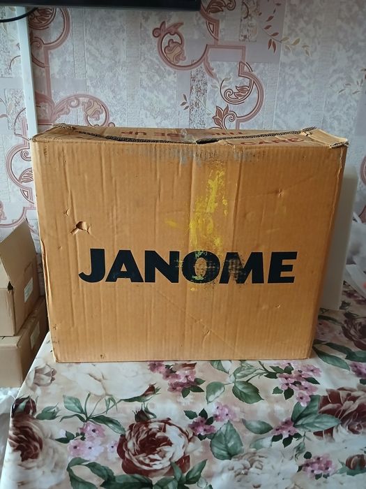 Швейная машинка Janome