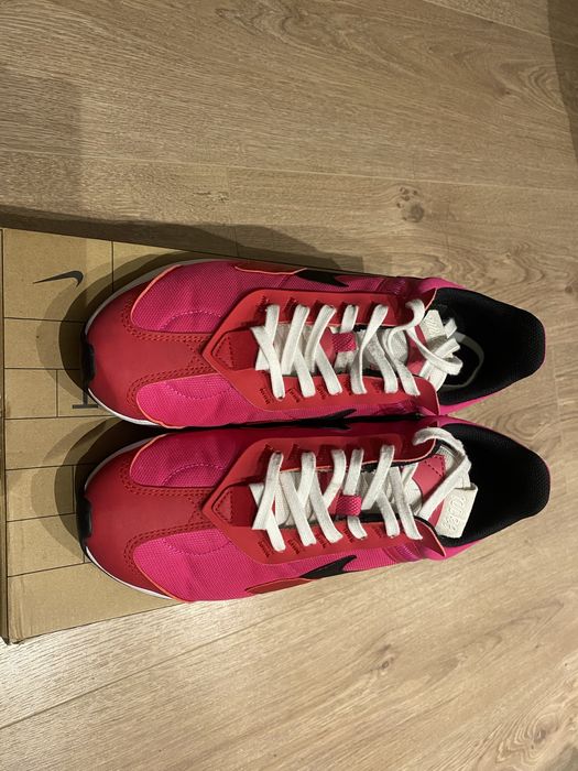 Кроссовки Nike женские