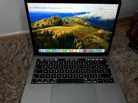 Macbook Pro Touchbar, 2018, 13", i5, 235gb SSD, 8GB Ram (NOU!)