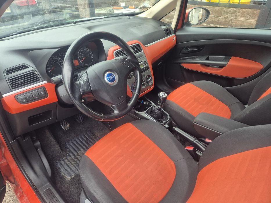 Fiat grande punto 1.4 benzina 100.000 km reali proprietar din 2011