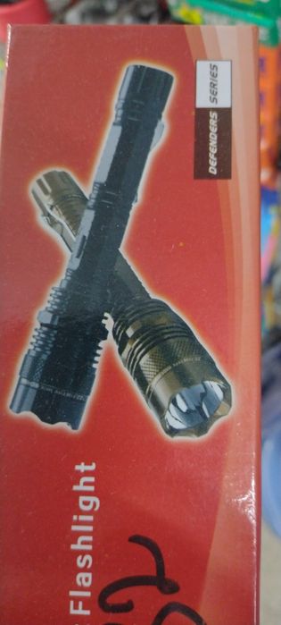 Vând lanterna autoapărare