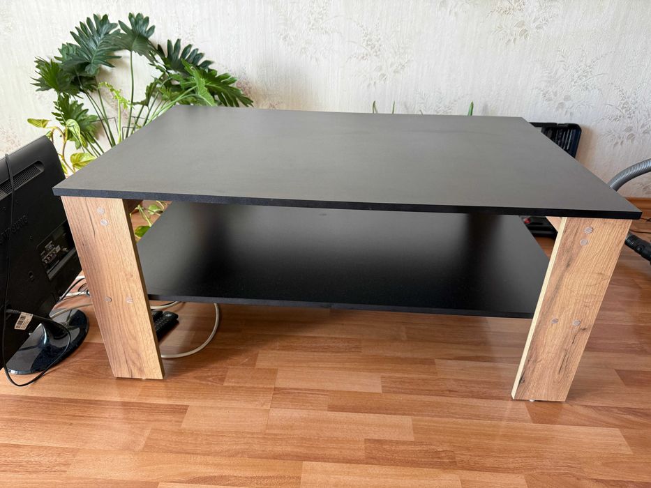 Холна маса - черно и дъб