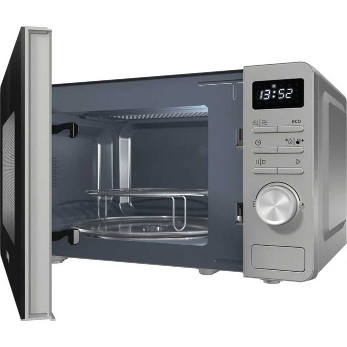 Cuptor cu microunde aproape nou