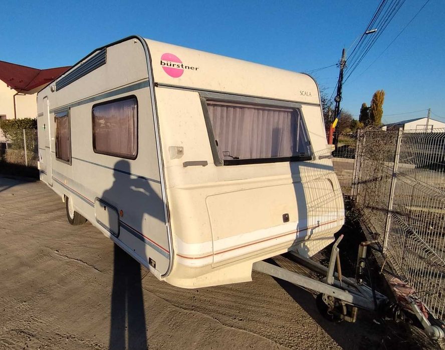 Rulota BURSTNER  – 5-6 locuri, complet echipată