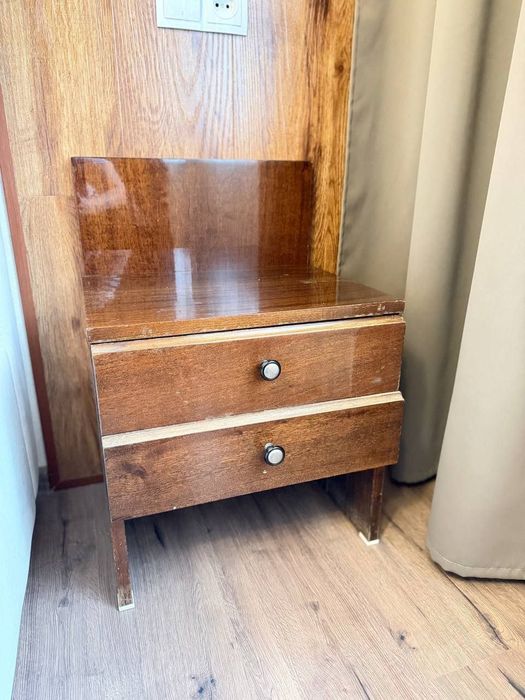 Продаю пуфик и тумбочку в хорошем состоянии